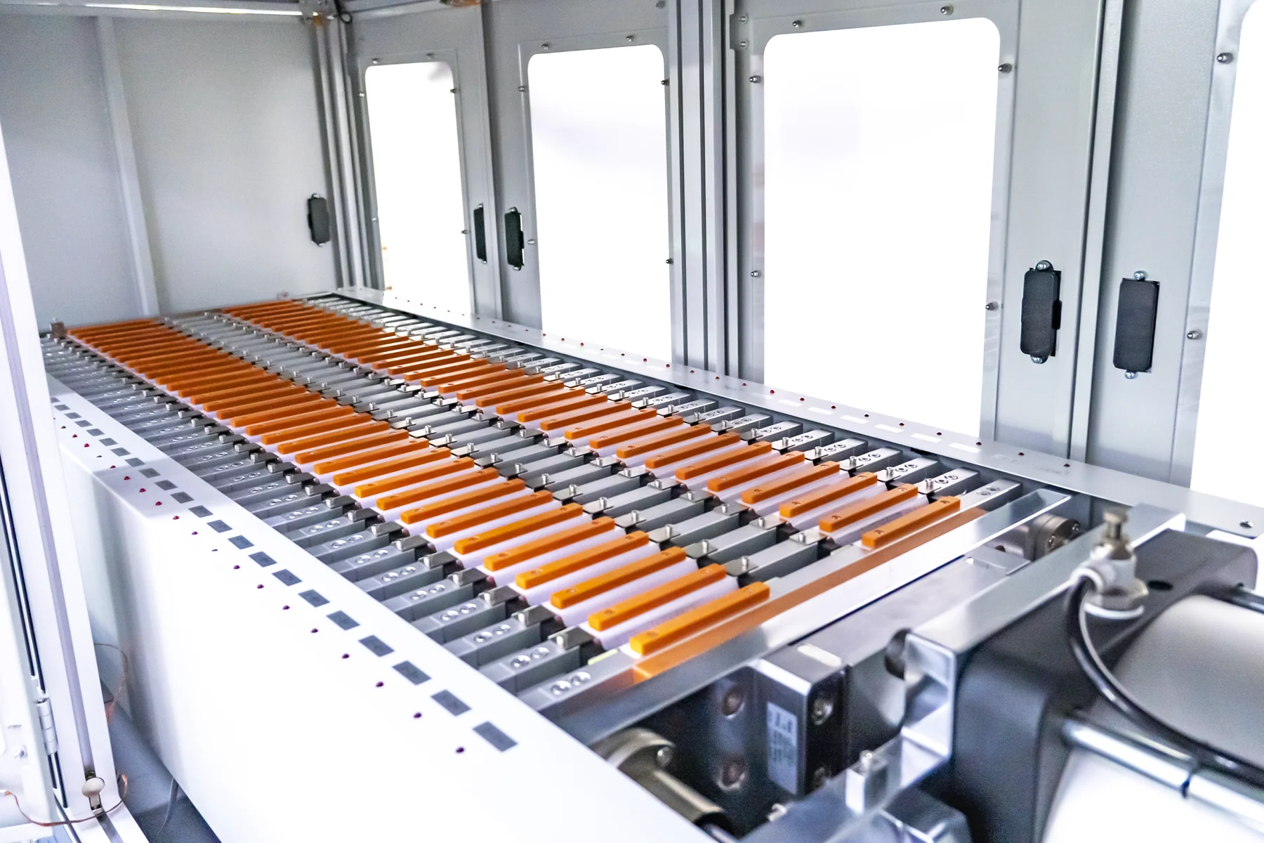 Horizontal 64-Channel Hot Press Machine (Max. 170*120 mm, Dual-Side Tabs) for Pouch Cell SEI Formation - MSK-131-HMT64 - Image 2